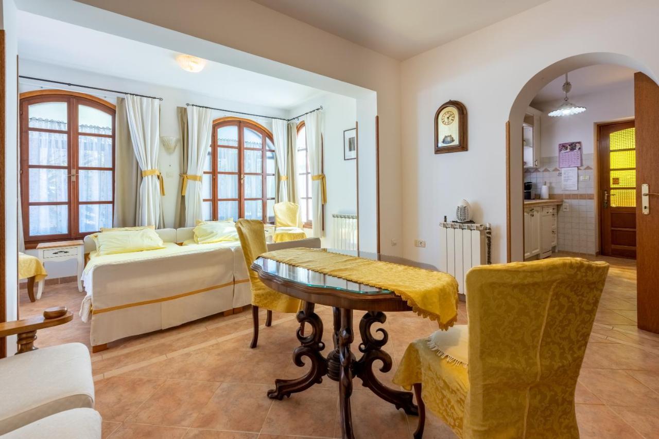 Apartments Villa Mavero Banjole Ngoại thất bức ảnh
