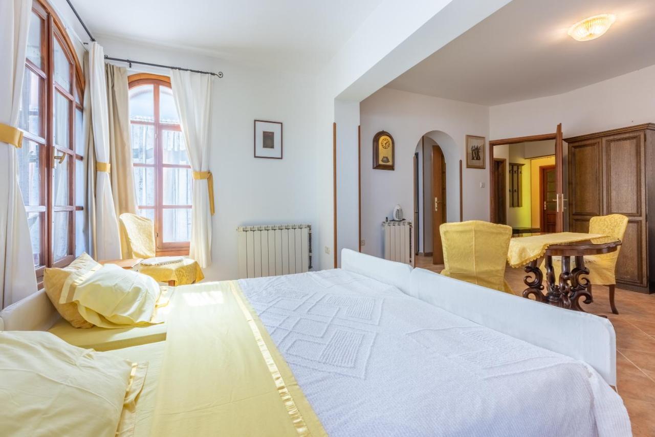Apartments Villa Mavero Banjole Ngoại thất bức ảnh