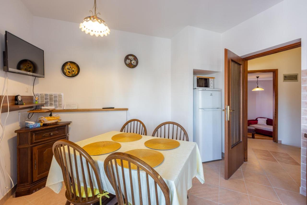 Apartments Villa Mavero Banjole Ngoại thất bức ảnh