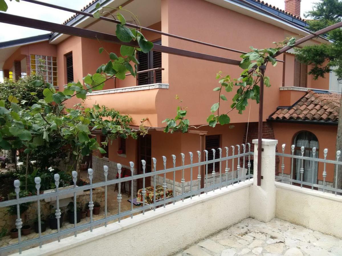 Apartments Villa Mavero Banjole Ngoại thất bức ảnh